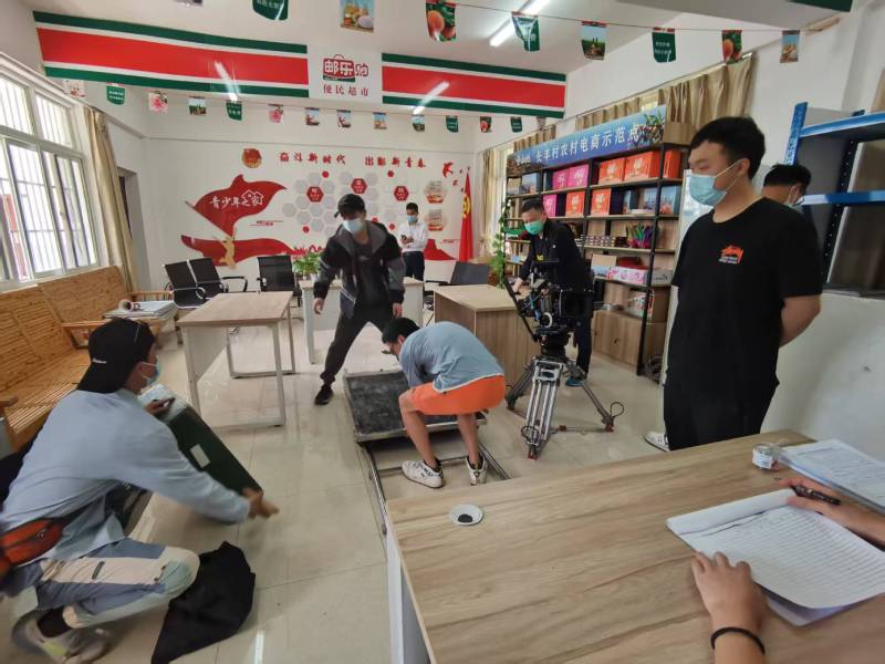 蓬安县广告片拍摄公司：极简主义践行者，少即是多的视觉哲学